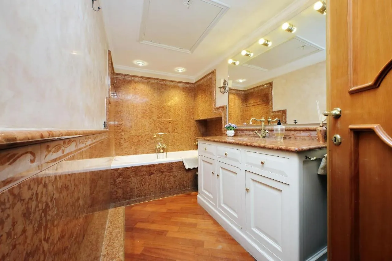 4Bnb - Luxury Trevi Apartment W Terrace Rome Italy