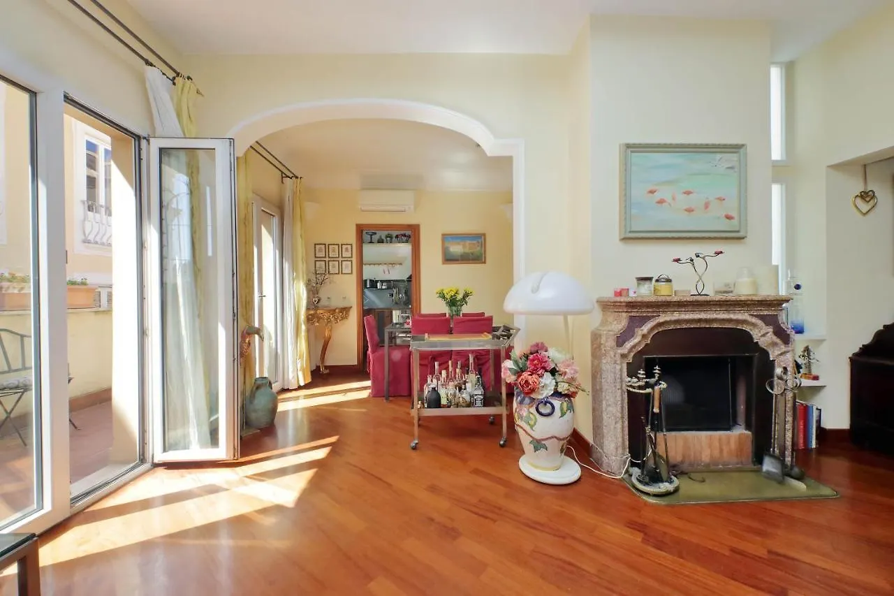 4Bnb - Luxury Trevi Apartment W Terrace Rome