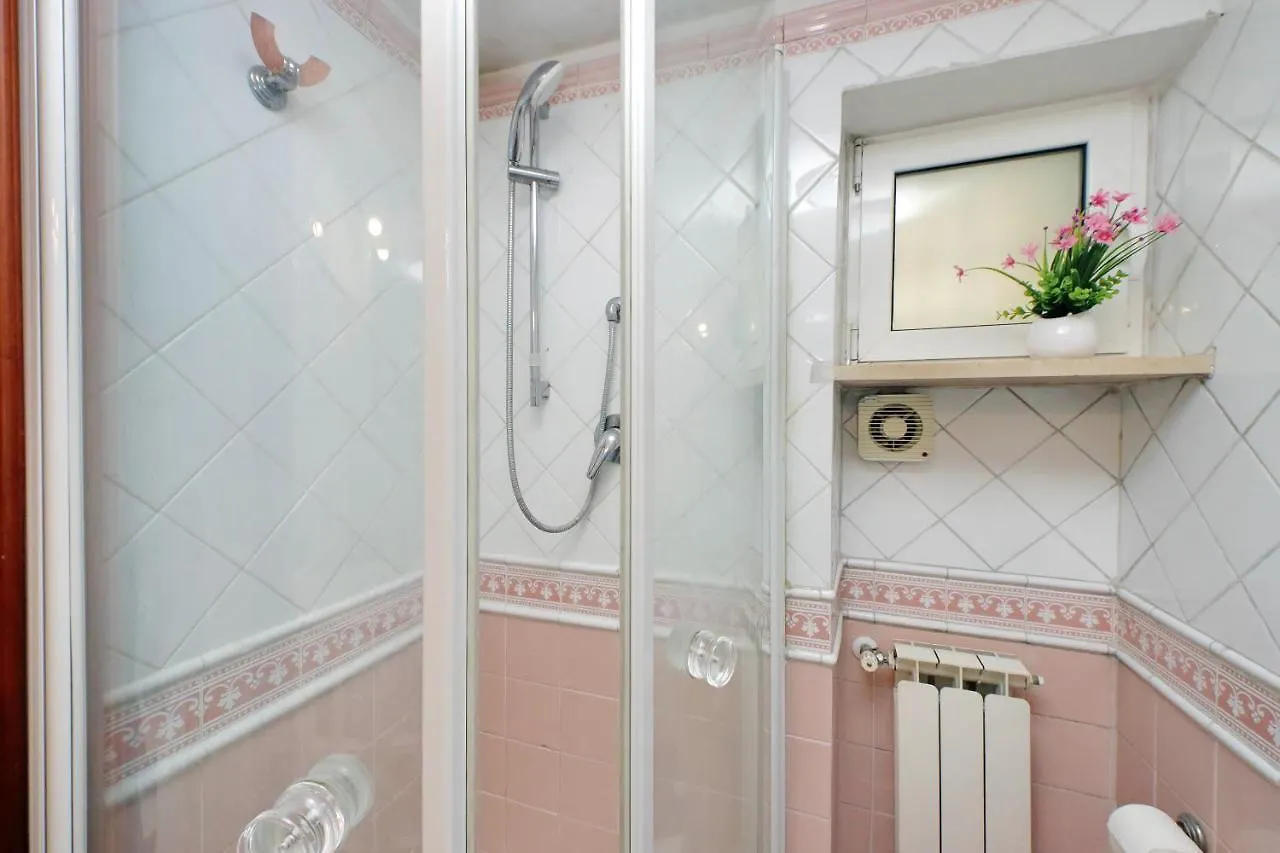 4Bnb - Luxury Trevi Apartment W Terrace Rome